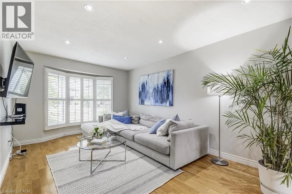 2212 MELISSA Crescent