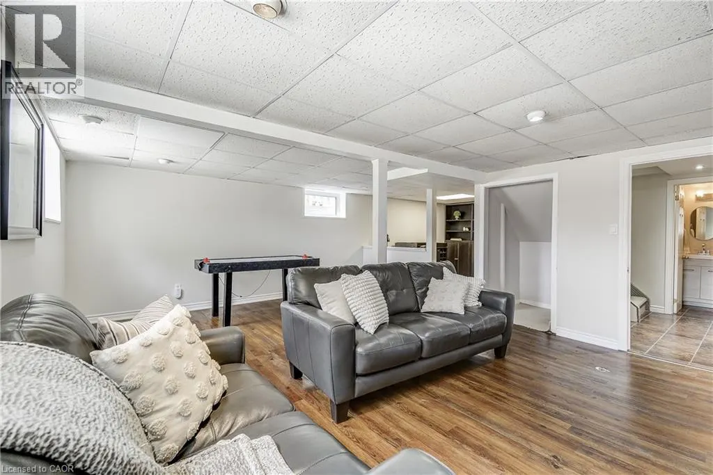 2212 MELISSA Crescent