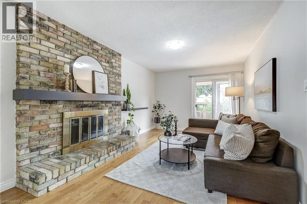 2212 MELISSA Crescent