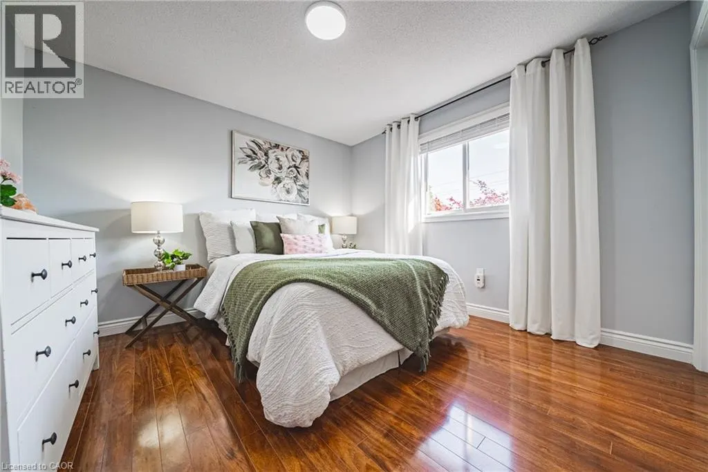 176 HIGHLAND Road W