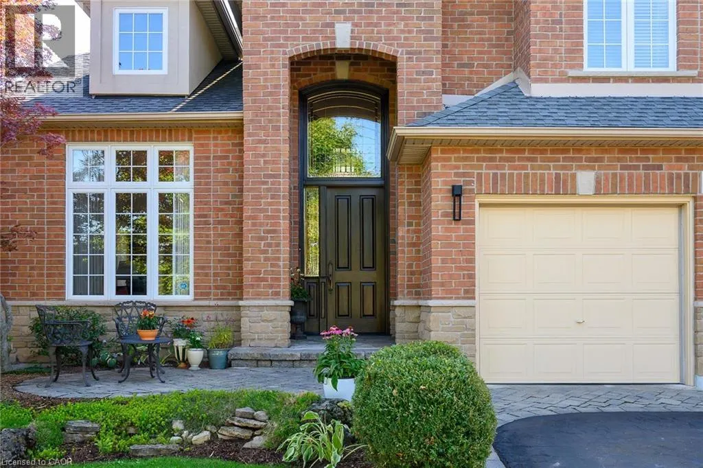 19 GOLF WOODS Drive