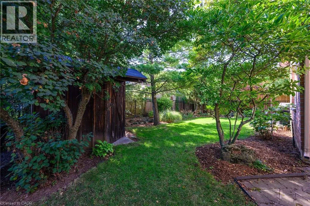 19 GOLF WOODS Drive
