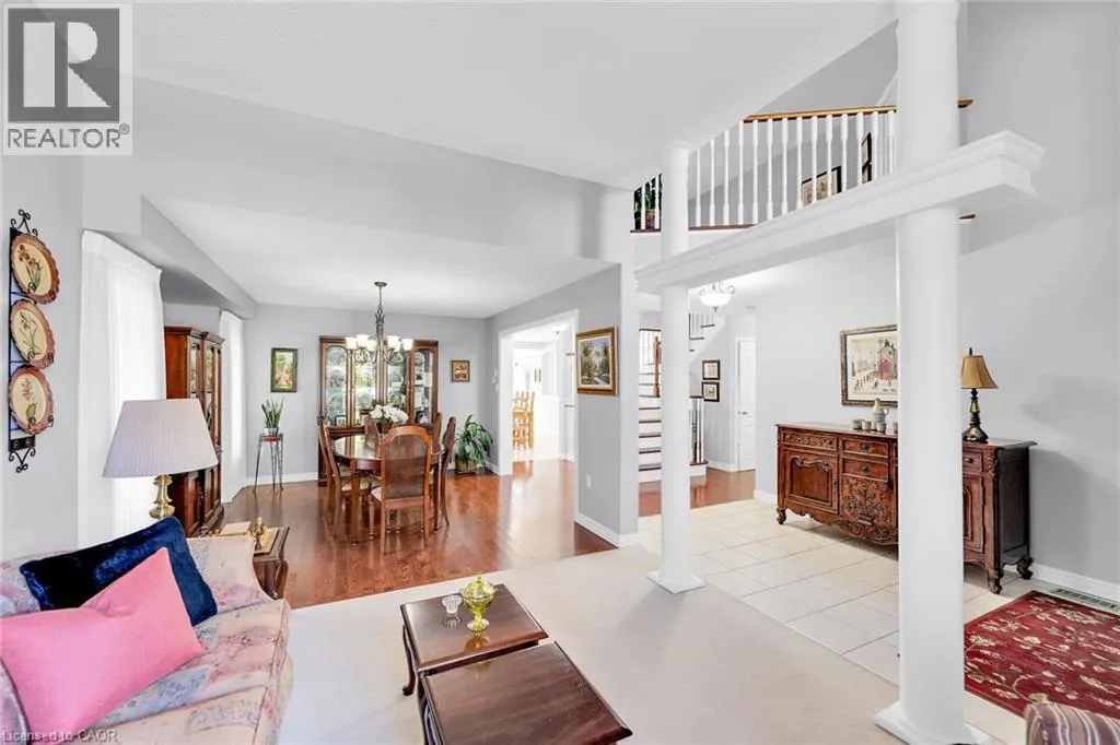 19 GOLF WOODS Drive