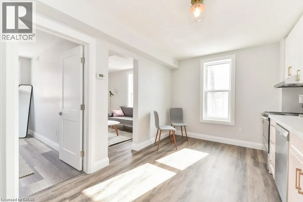 132 AHRENS Street W Unit# 4, #4
