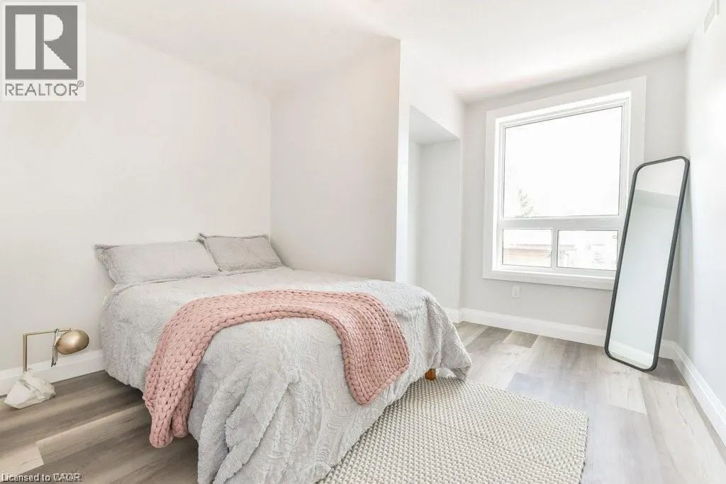 132 AHRENS Street W Unit# 4, #4
