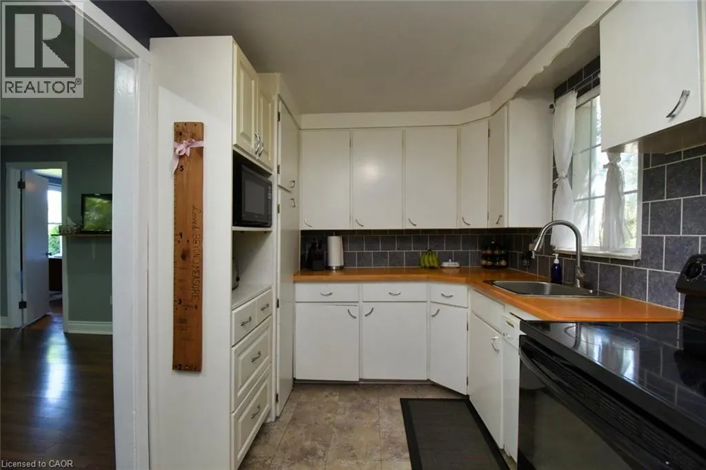 3674 CAMPDEN Road