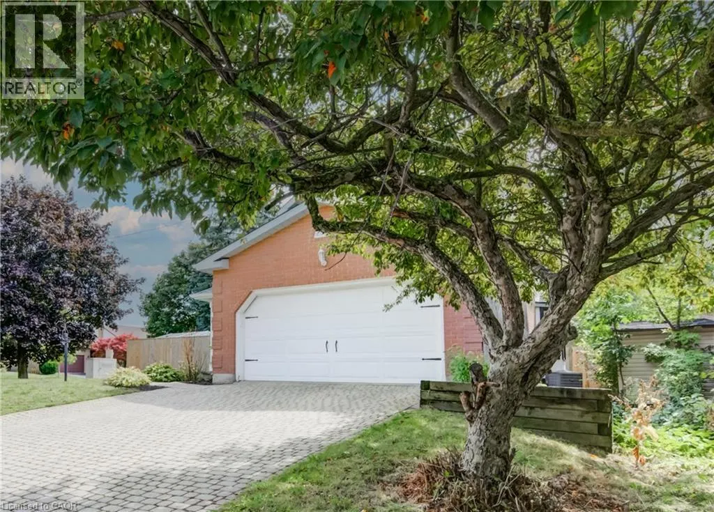 3 WESTVIEW Crescent
