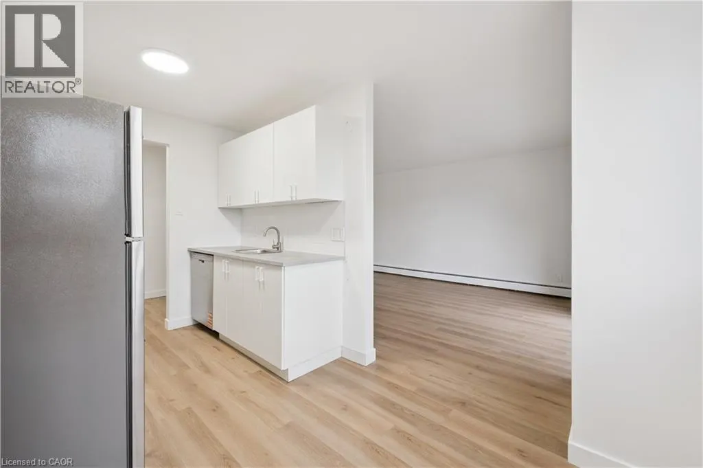 705 GLEN FORREST Boulevard Unit# 8, #8
