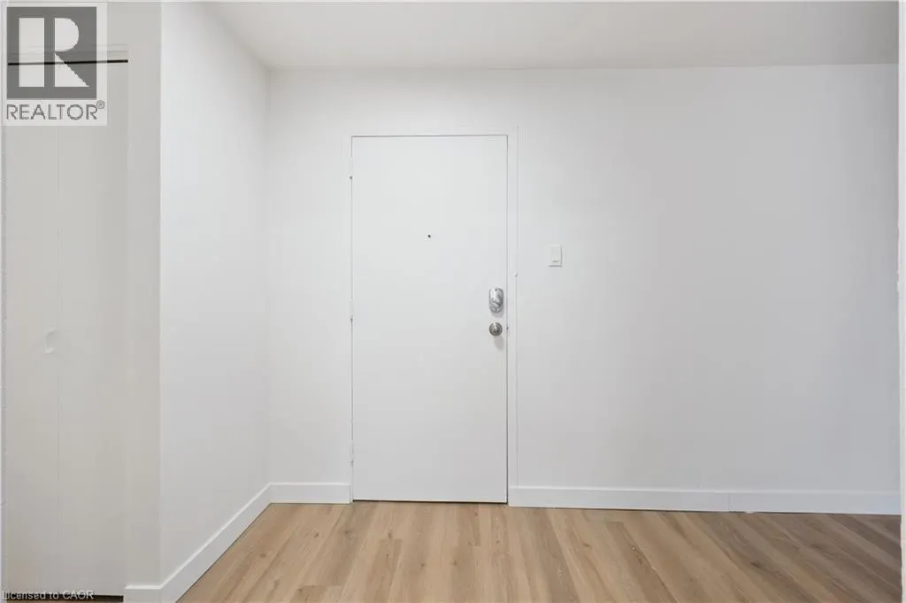 705 GLEN FORREST Boulevard Unit# 8, #8