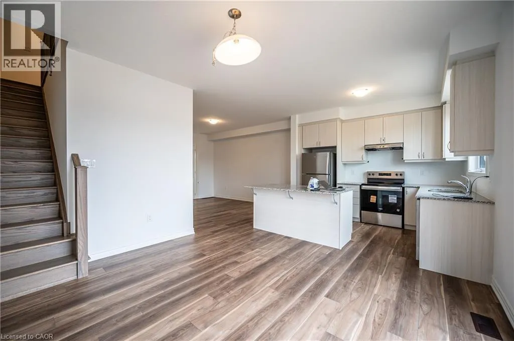 319 ROSENBERG Way
