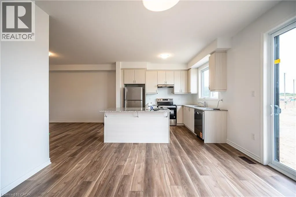 319 ROSENBERG Way