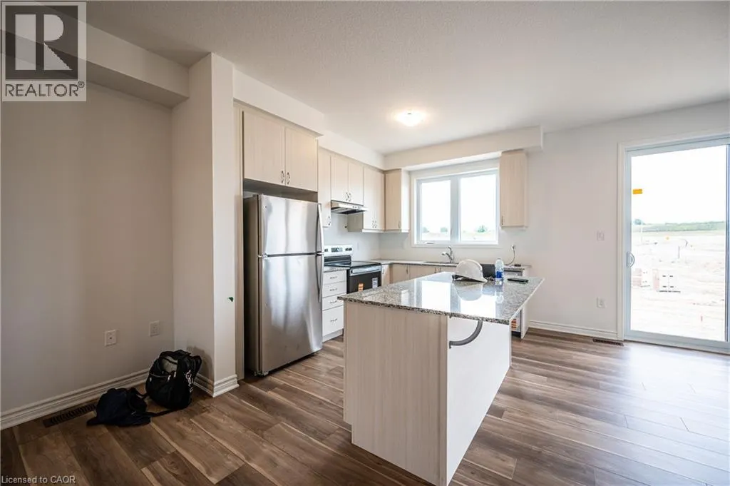 319 ROSENBERG Way