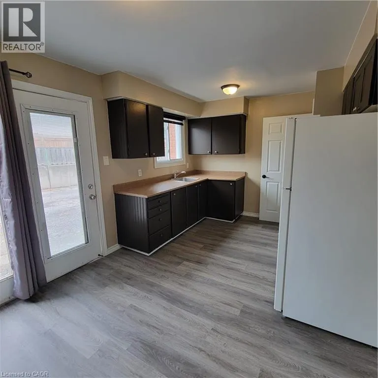 809 WALTER Street Unit# A, #A