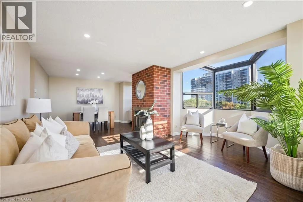 20 ELLEN Street E Unit# 610, #610
