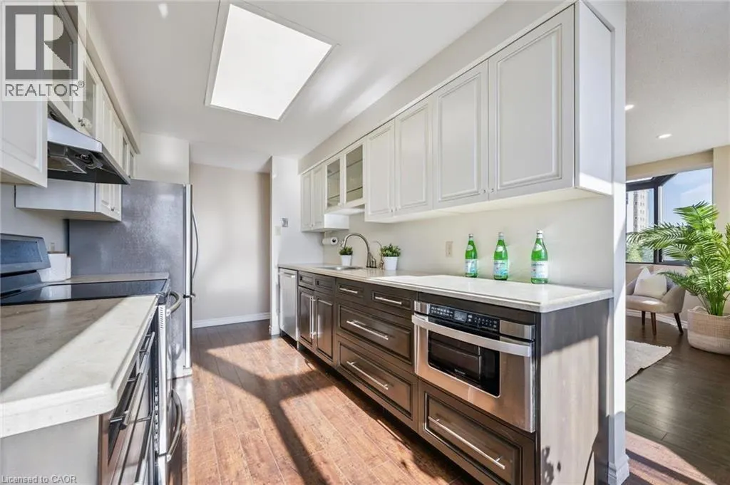 20 ELLEN Street E Unit# 610, #610