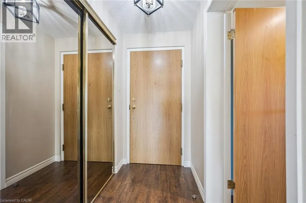 20 ELLEN Street E Unit# 610, #610