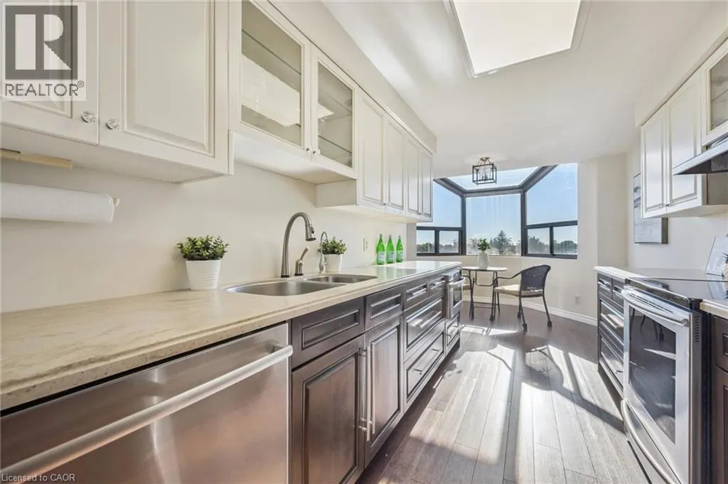 20 ELLEN Street E Unit# 610, #610