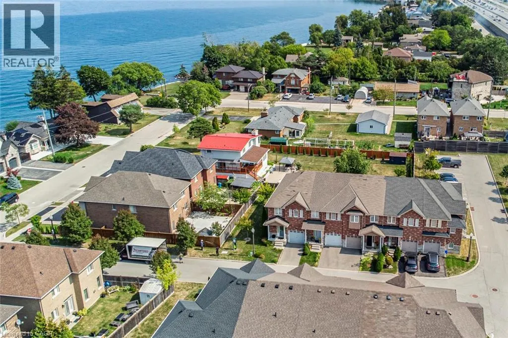 45 SEABREEZE Crescent Unit# 22, #22