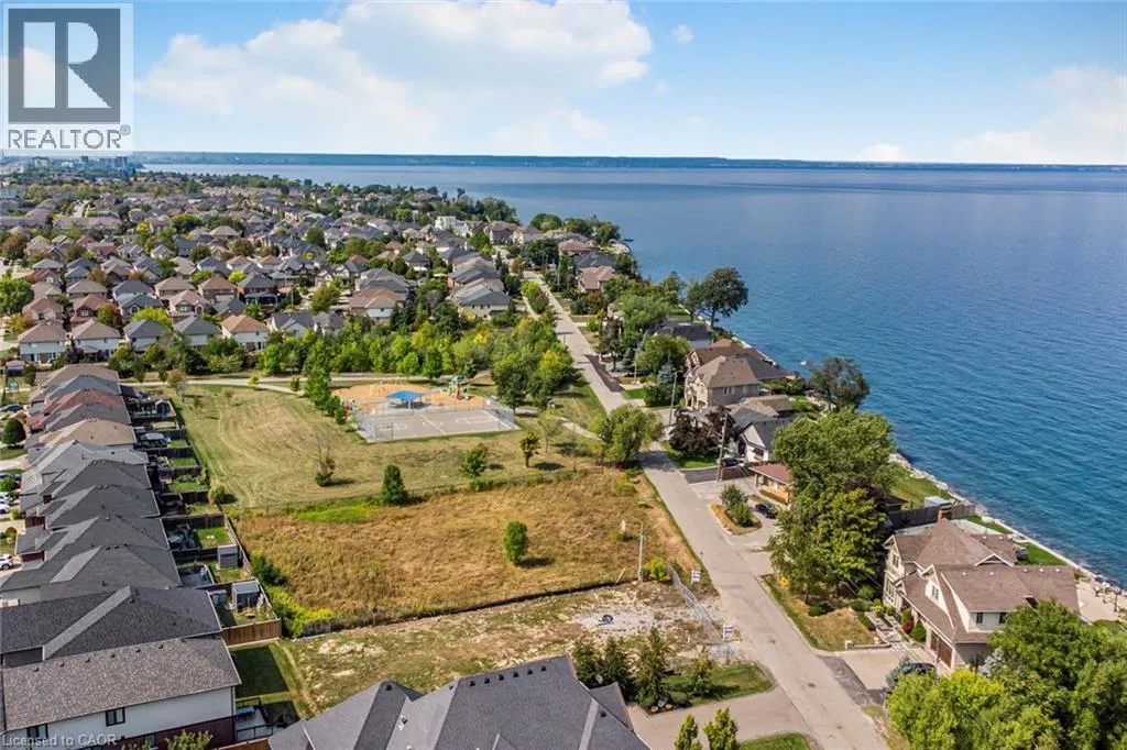 45 SEABREEZE Crescent Unit# 22, #22