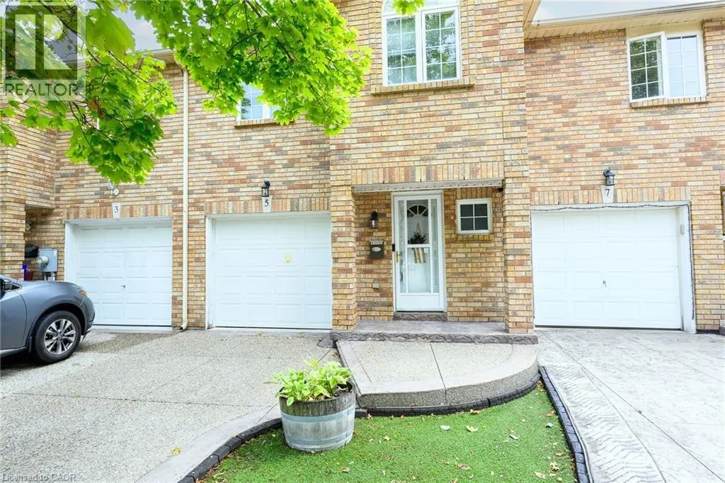 5 VULCAN Court