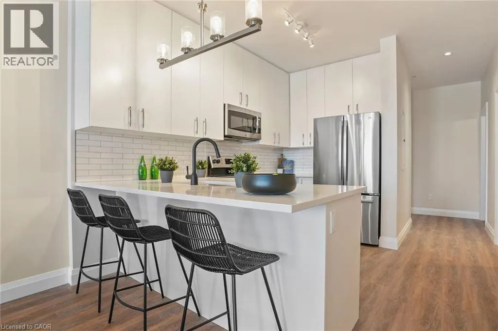 15 MAIN Street Unit# 303, #303