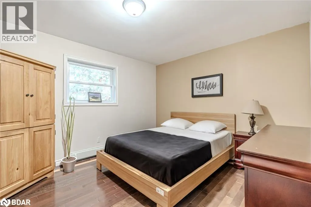 4 CLOVER Court
