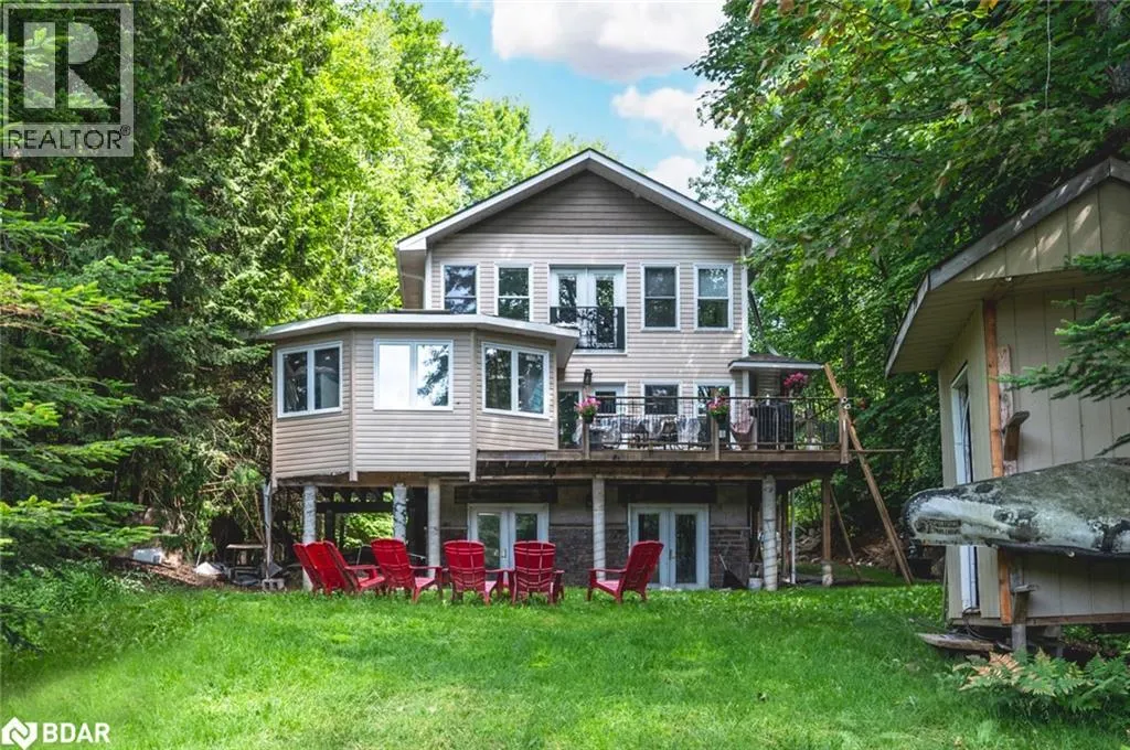 4 CLOVER Court