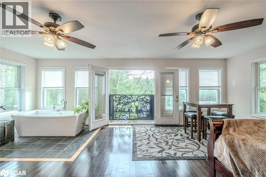 4 CLOVER Court