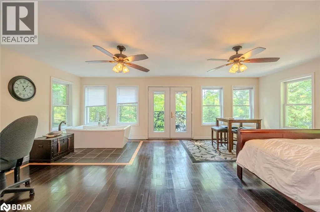 4 CLOVER Court