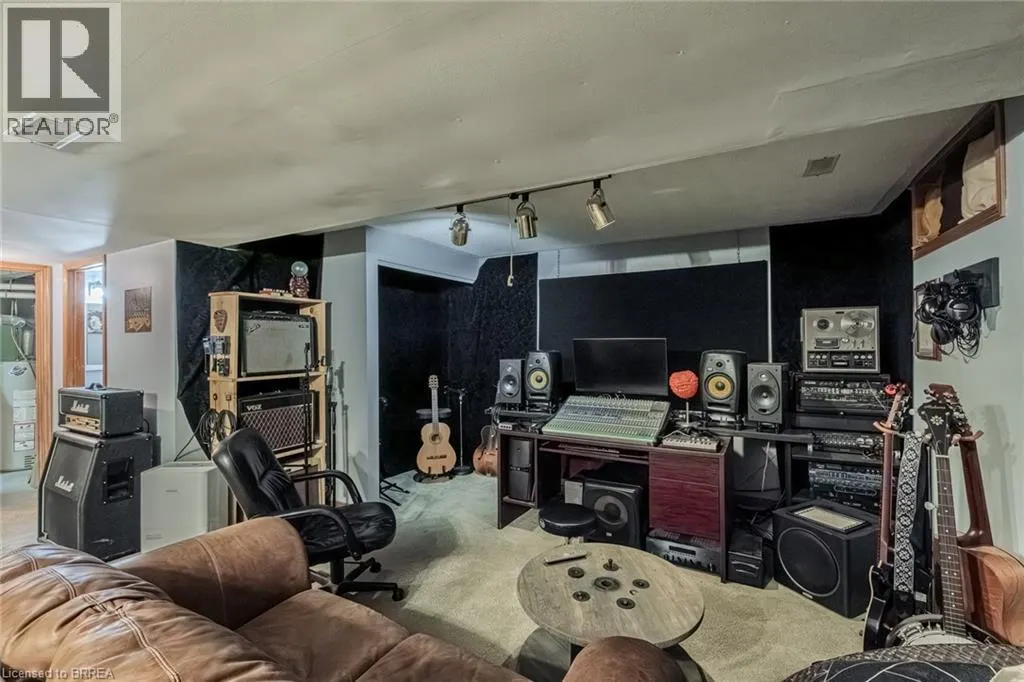 57 THOMPSON Drive