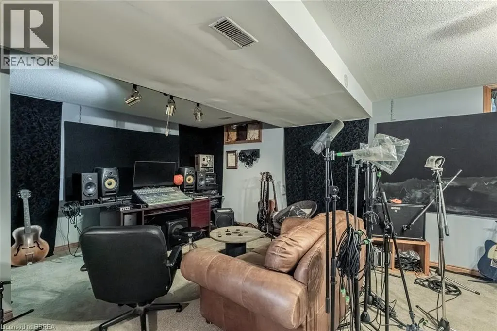 57 THOMPSON Drive