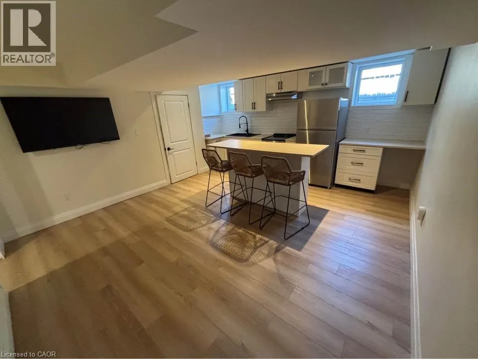4 BANKFIELD Crescent Unit# 2, #2