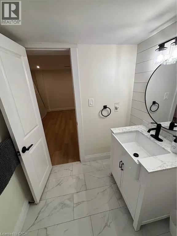 4 BANKFIELD Crescent Unit# 2, #2