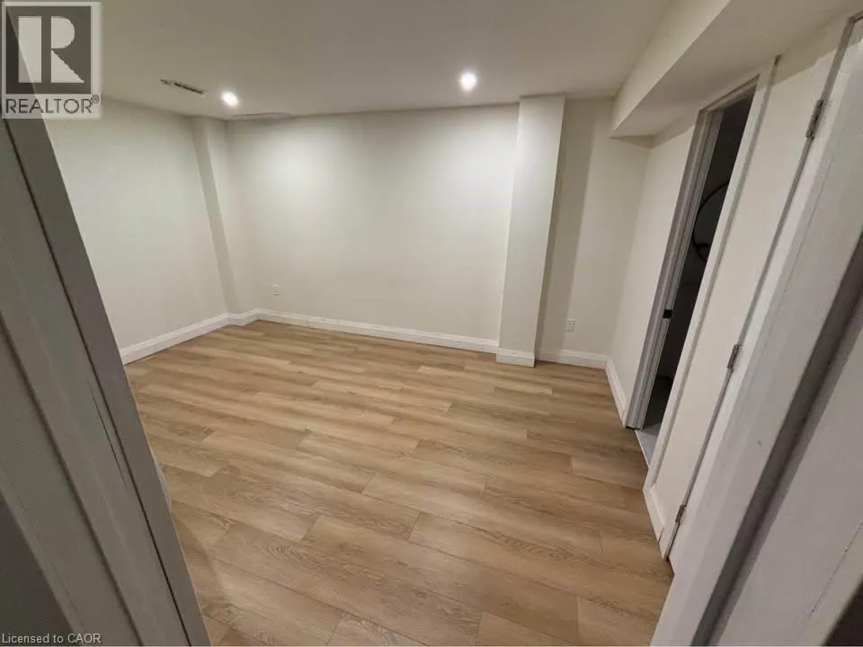 4 BANKFIELD Crescent Unit# 2, #2