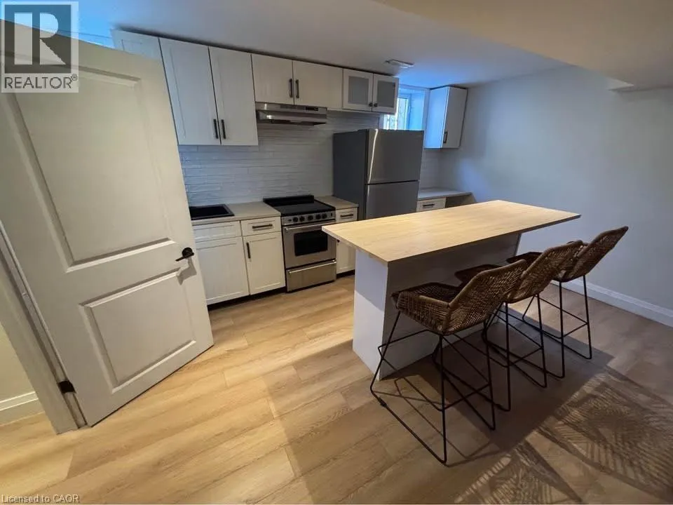 4 BANKFIELD Crescent Unit# 2, #2