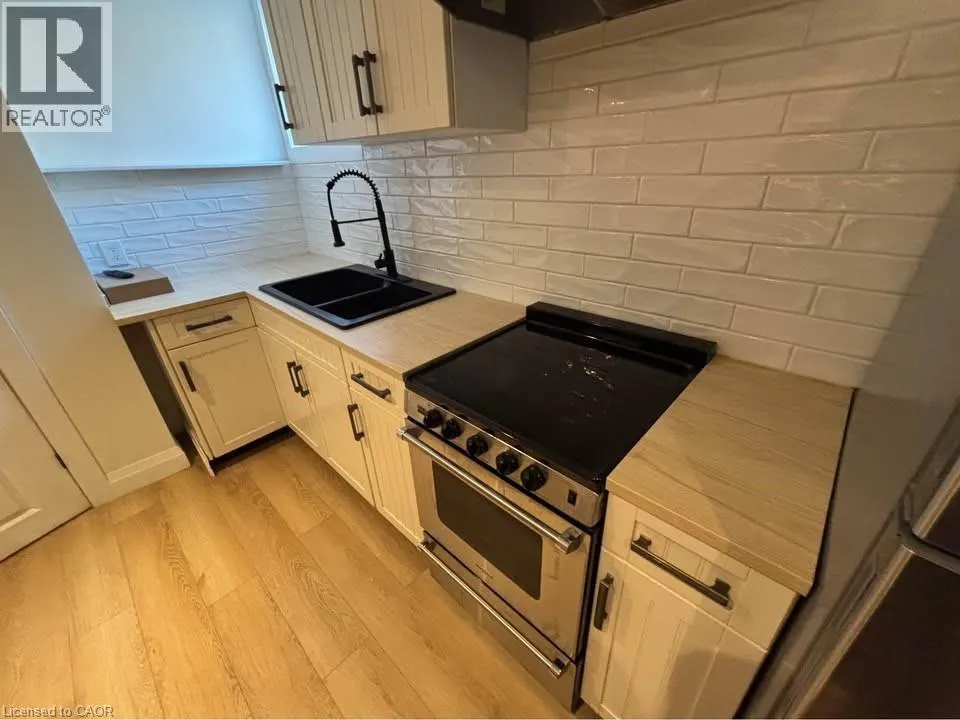 4 BANKFIELD Crescent Unit# 2, #2