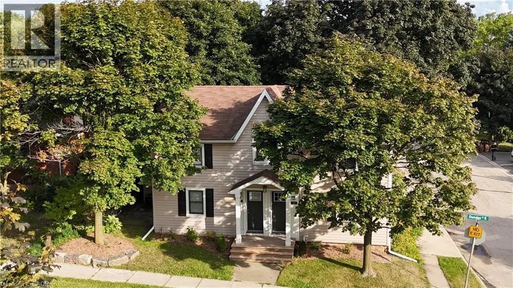 358 DUNDAS Street E