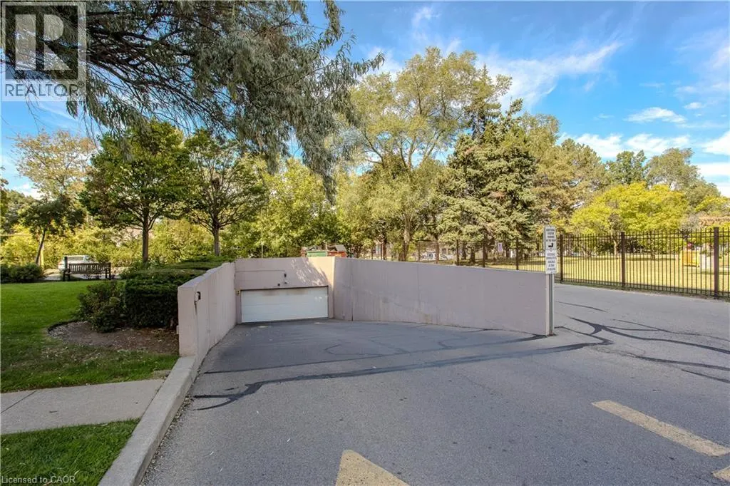 975 WARWICK Court Unit# 1510, #1510