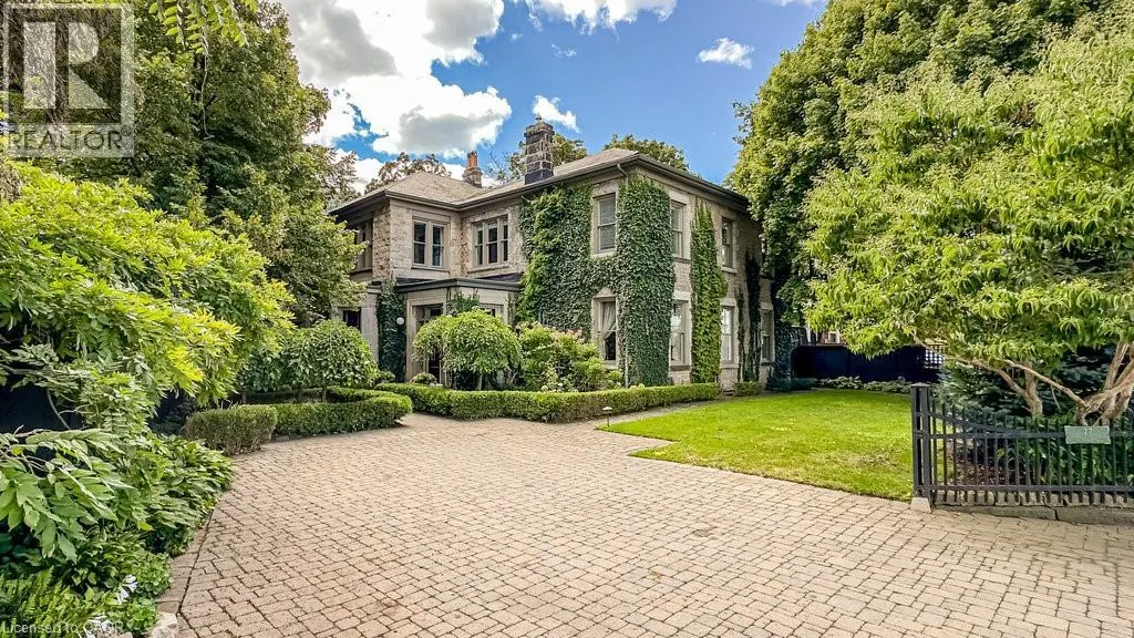 77 CLAREMONT Drive