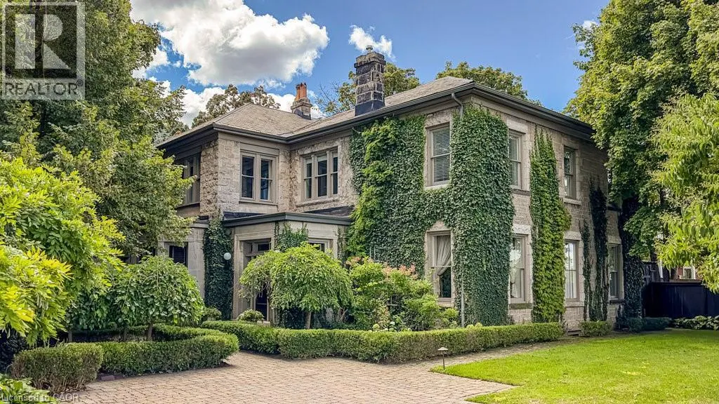 77 CLAREMONT Drive