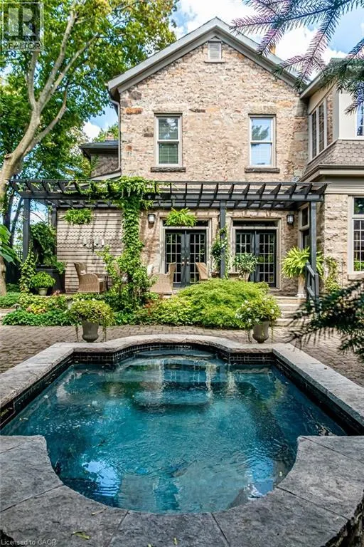 77 CLAREMONT Drive