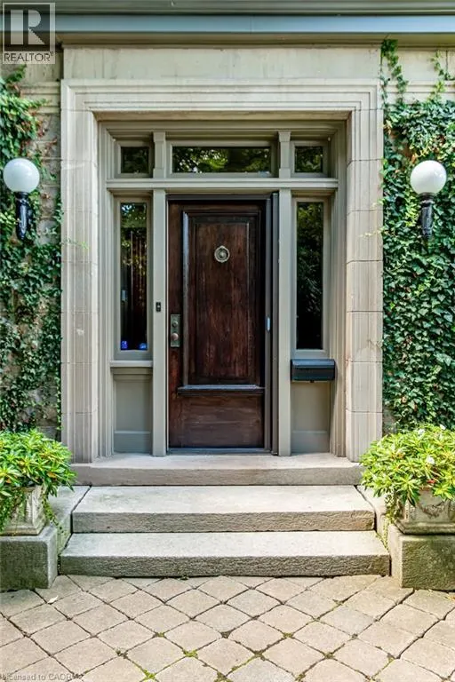 77 CLAREMONT Drive