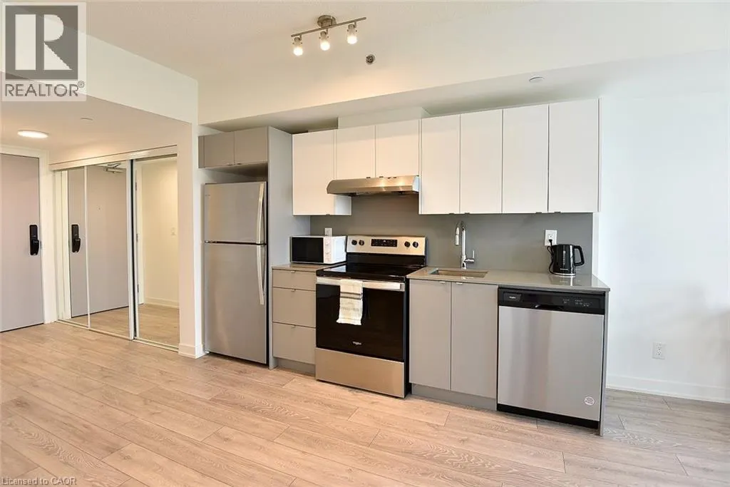 3200 DAKOTA Common Unit# B1006, #B1006