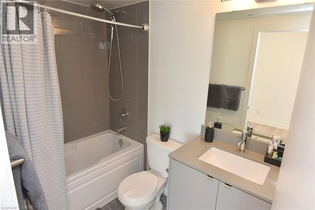 3200 DAKOTA Common Unit# B1006, #B1006