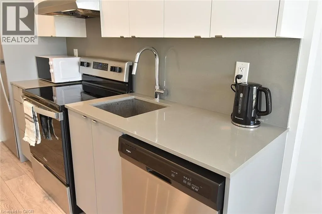 3200 DAKOTA Common Unit# B1006, #B1006