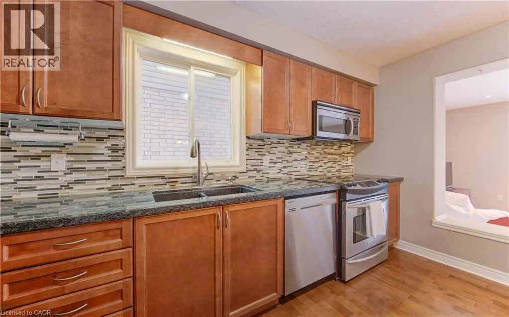 27 OLIVEWOOD Way