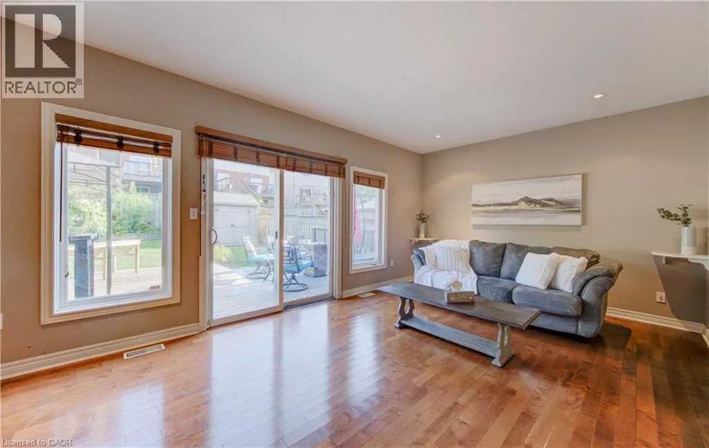 27 OLIVEWOOD Way
