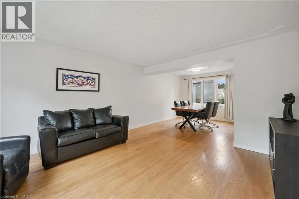 18 WESTCHESTER Place