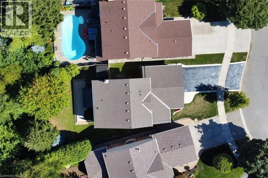 3224 TWIN OAKS Crescent