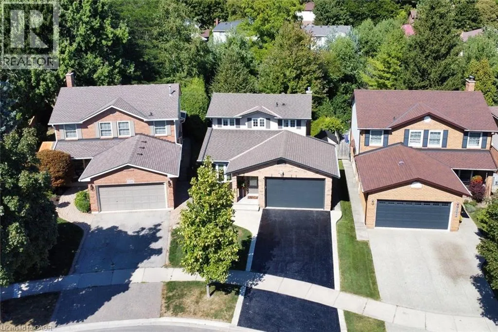 3224 TWIN OAKS Crescent